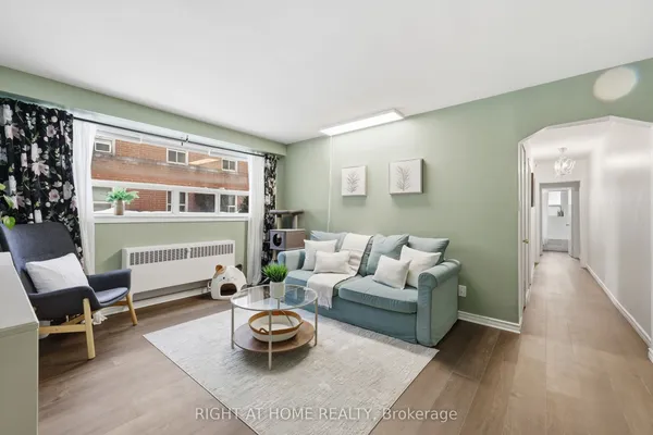 223 MacNab Street S, Unit 11 — photo 2