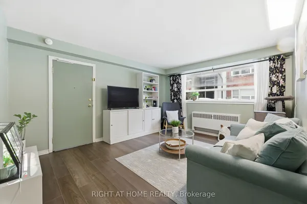 223 MacNab Street S, Unit 11