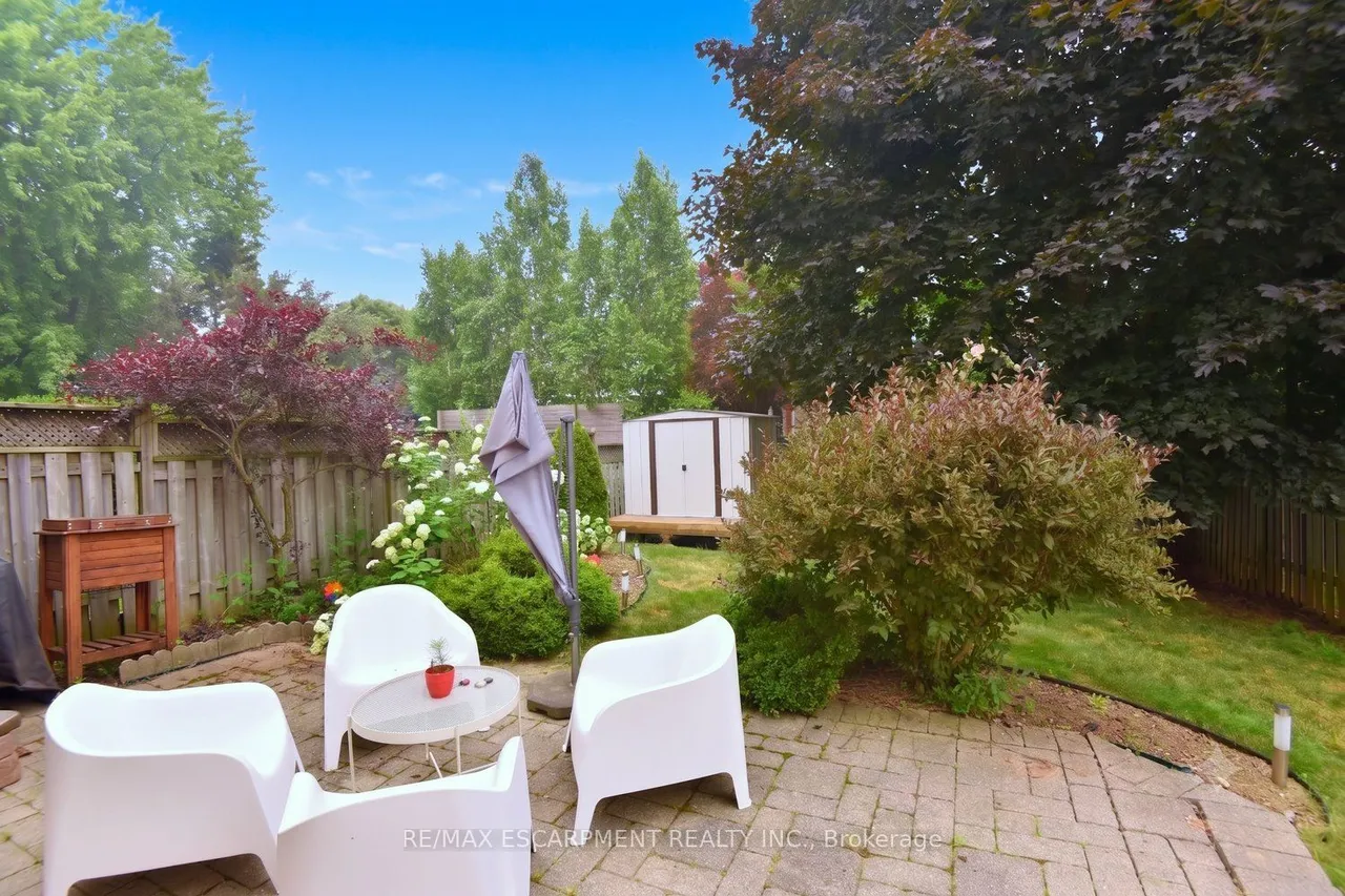 22 Moore Crescent — photo 44