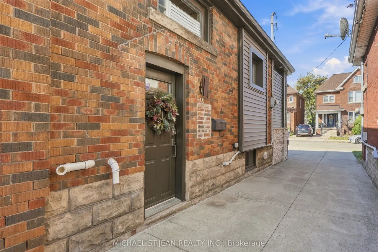 77 Houghton Avenue S — photo 50