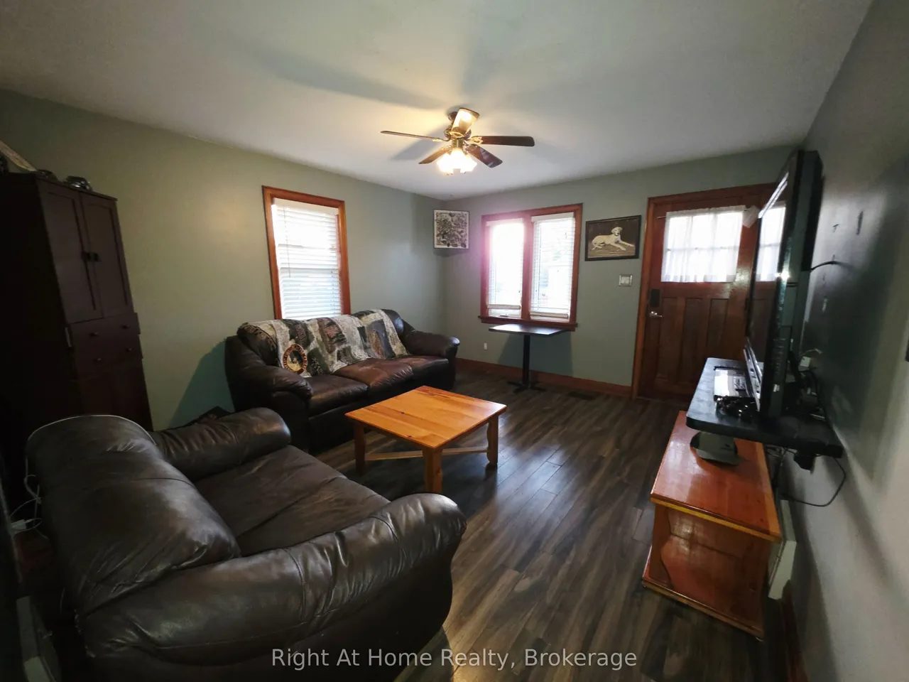 195 Empress Avenue S — photo 2