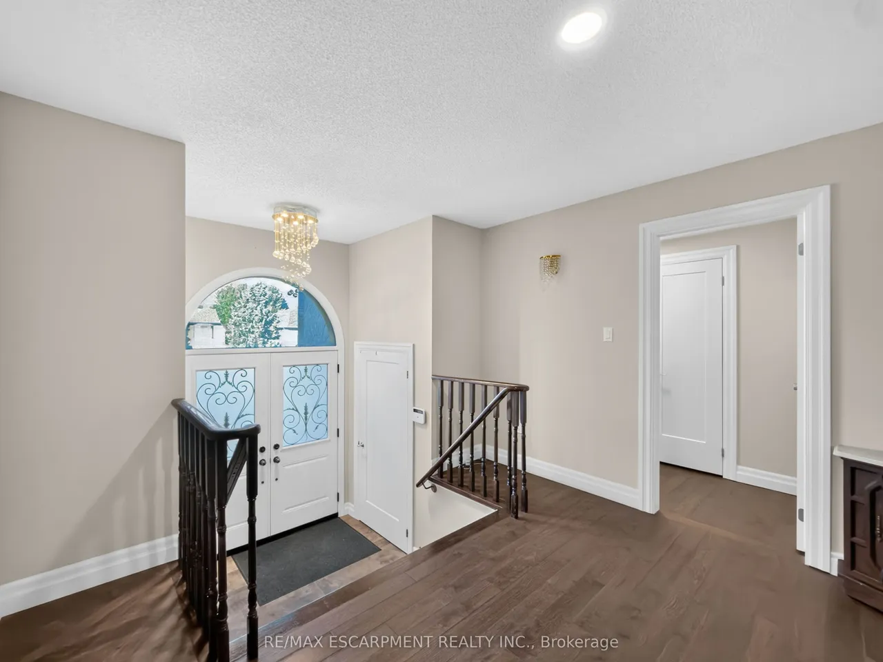 12 Sundrop Court — photo 3