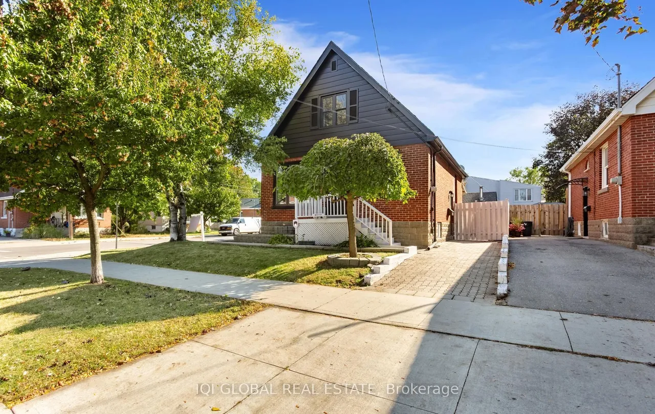 504 E Brucedale Avenue E — photo 2
